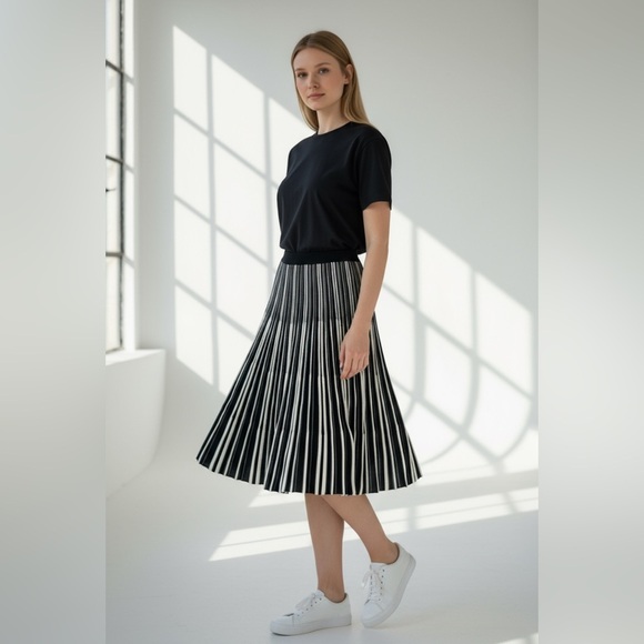 Pure Collection cashmere and wool Black and White A-Line Skirt - Picture 3 of 10
